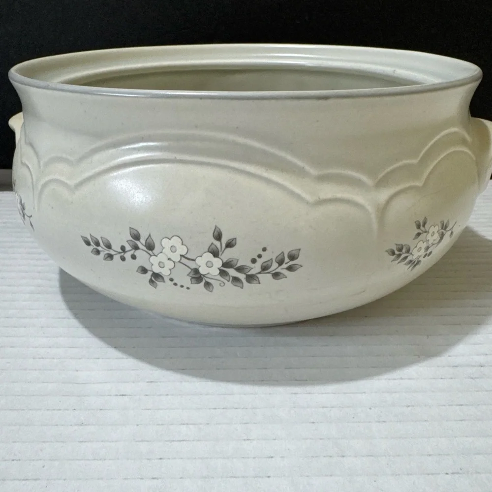 PFALTZGRAFF Vintage Casserole Dish Ivory Stoneware 8” Pot Oven & Microwave Safe